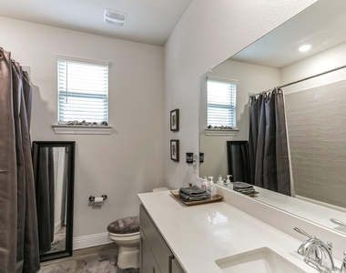 6028 Paddock Lane - Photo Thumbnail 14