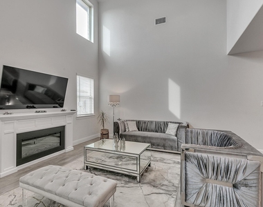 6028 Paddock Lane - Photo Thumbnail 6