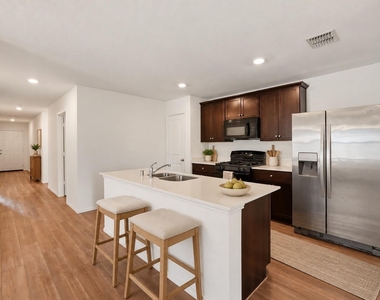 412 Westpark Drive - Photo Thumbnail 3