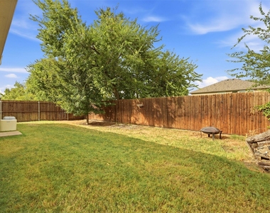412 Westpark Drive - Photo Thumbnail 16