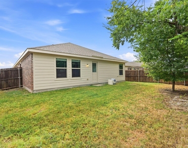 412 Westpark Drive - Photo Thumbnail 17