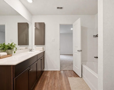412 Westpark Drive - Photo Thumbnail 7