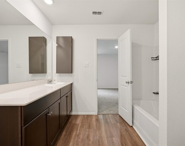 412 Westpark Drive - Photo Thumbnail 8
