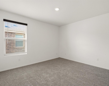 412 Westpark Drive - Photo Thumbnail 13