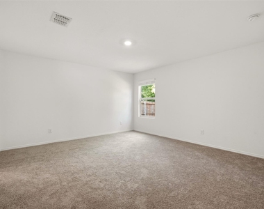 412 Westpark Drive - Photo Thumbnail 6