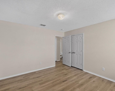 717 Gallant Court - Photo Thumbnail 23