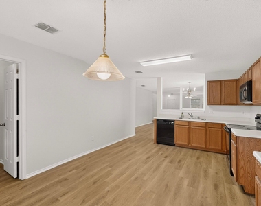 717 Gallant Court - Photo Thumbnail 11