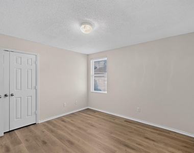 717 Gallant Court - Photo Thumbnail 22