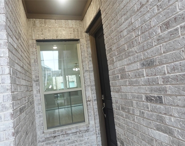 824 Heart Reef Road - Photo Thumbnail 2