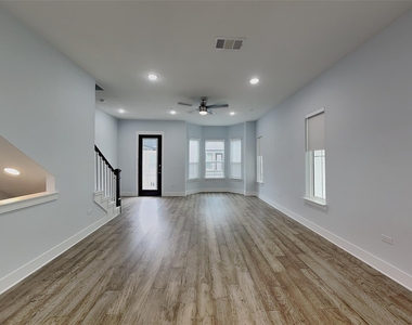 217 S Village Way - Photo Thumbnail 7