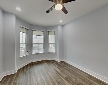 217 S Village Way - Photo Thumbnail 12