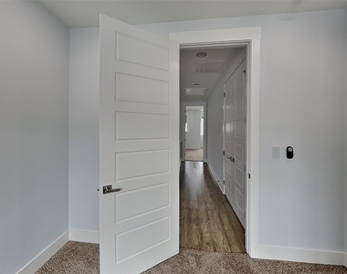 217 S Village Way - Photo Thumbnail 16
