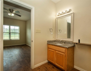 700 E Bullock Street - Photo Thumbnail 13