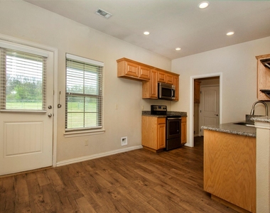 700 E Bullock Street - Photo Thumbnail 5