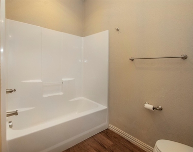 700 E Bullock Street - Photo Thumbnail 3