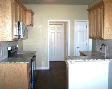 700 E Bullock Street - Photo Thumbnail 7