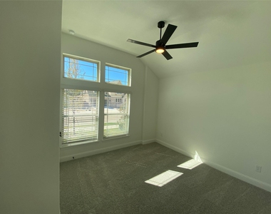 2012 Hickory Chase Lane - Photo Thumbnail 6