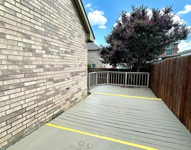 1402 Peregrine Street - Photo Thumbnail 6