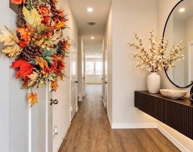 119 Tall Cedar Way - Photo Thumbnail 8