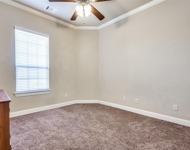 511 Kimblewick Drive - Photo Thumbnail 10