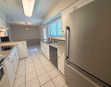 1620 Lexington Place - Photo Thumbnail 5