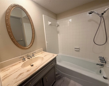 1620 Lexington Place - Photo Thumbnail 7