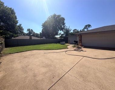 1620 Lexington Place - Photo Thumbnail 11