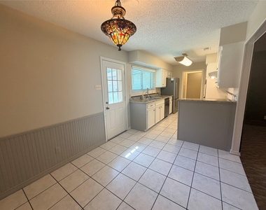 1620 Lexington Place - Photo Thumbnail 3