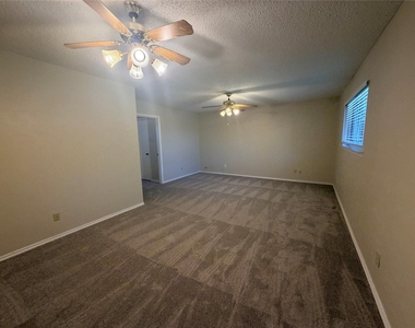 1620 Lexington Place - Photo Thumbnail 8