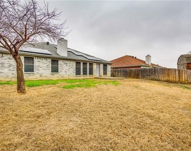 1712 Prescott Drive - Photo Thumbnail 5