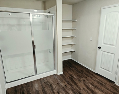 1412 Meadow Creek Drive - Photo Thumbnail 15