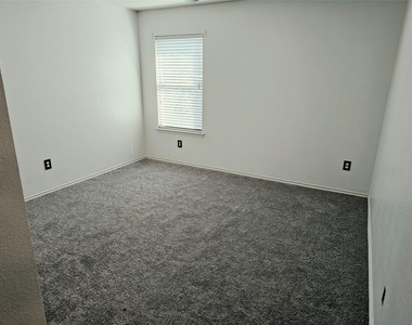 1412 Meadow Creek Drive - Photo Thumbnail 18