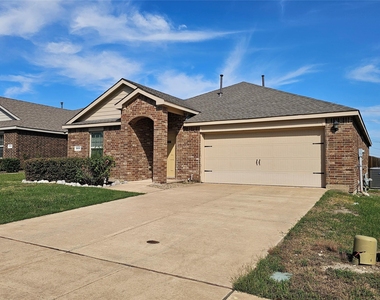 1412 Meadow Creek Drive - Photo Thumbnail 2
