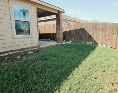 1412 Meadow Creek Drive - Photo Thumbnail 21