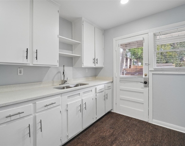 2333 Bird Street - Photo Thumbnail 17