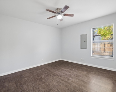 2333 Bird Street - Photo Thumbnail 19