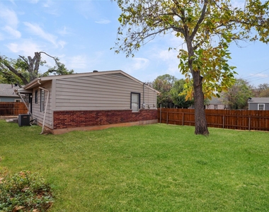 2333 Bird Street - Photo Thumbnail 27