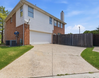 5001 Spicewood Drive - Photo Thumbnail 27