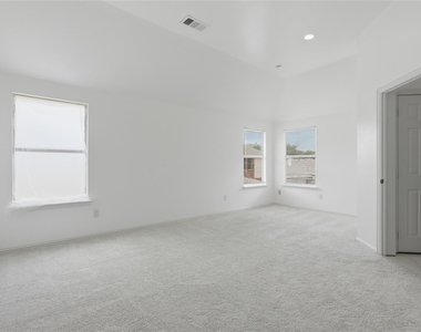5001 Spicewood Drive - Photo Thumbnail 16