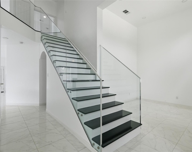 5001 Spicewood Drive - Photo Thumbnail 3