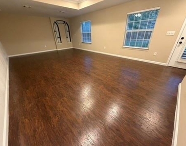7905 Park Lane - Photo Thumbnail 3