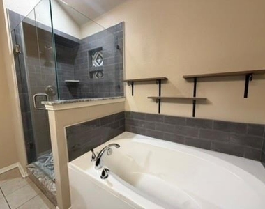 7905 Park Lane - Photo Thumbnail 10