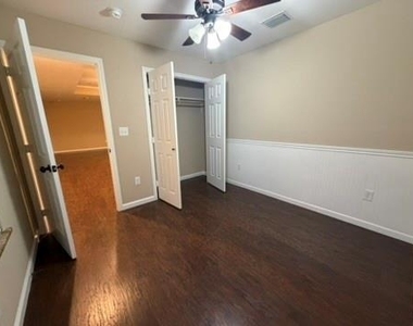 7905 Park Lane - Photo Thumbnail 8