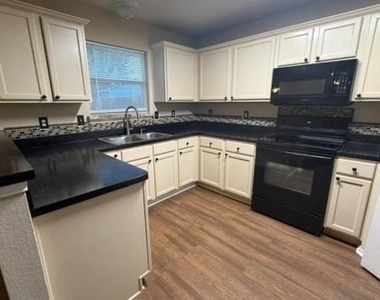 7905 Park Lane - Photo Thumbnail 4