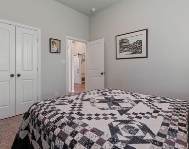 1089 Emilia Drive - Photo Thumbnail 7