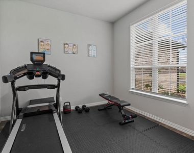 1089 Emilia Drive - Photo Thumbnail 10