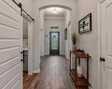 1089 Emilia Drive - Photo Thumbnail 5