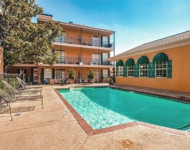 6318 Richmond Avenue - Photo Thumbnail 11