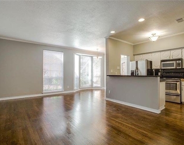 6318 Richmond Avenue - Photo Thumbnail 7