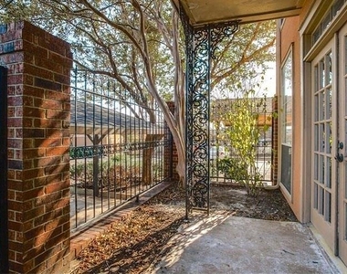 6318 Richmond Avenue - Photo Thumbnail 4